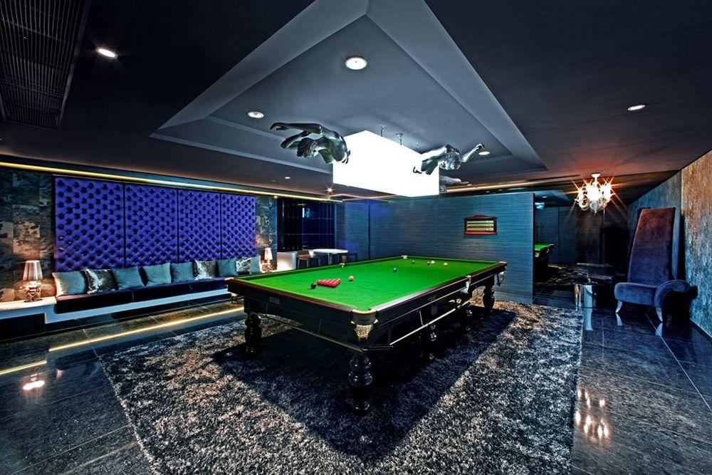 Nina Hotel Tsuen Wan West Hong Kong Esterno foto The Billiard Room