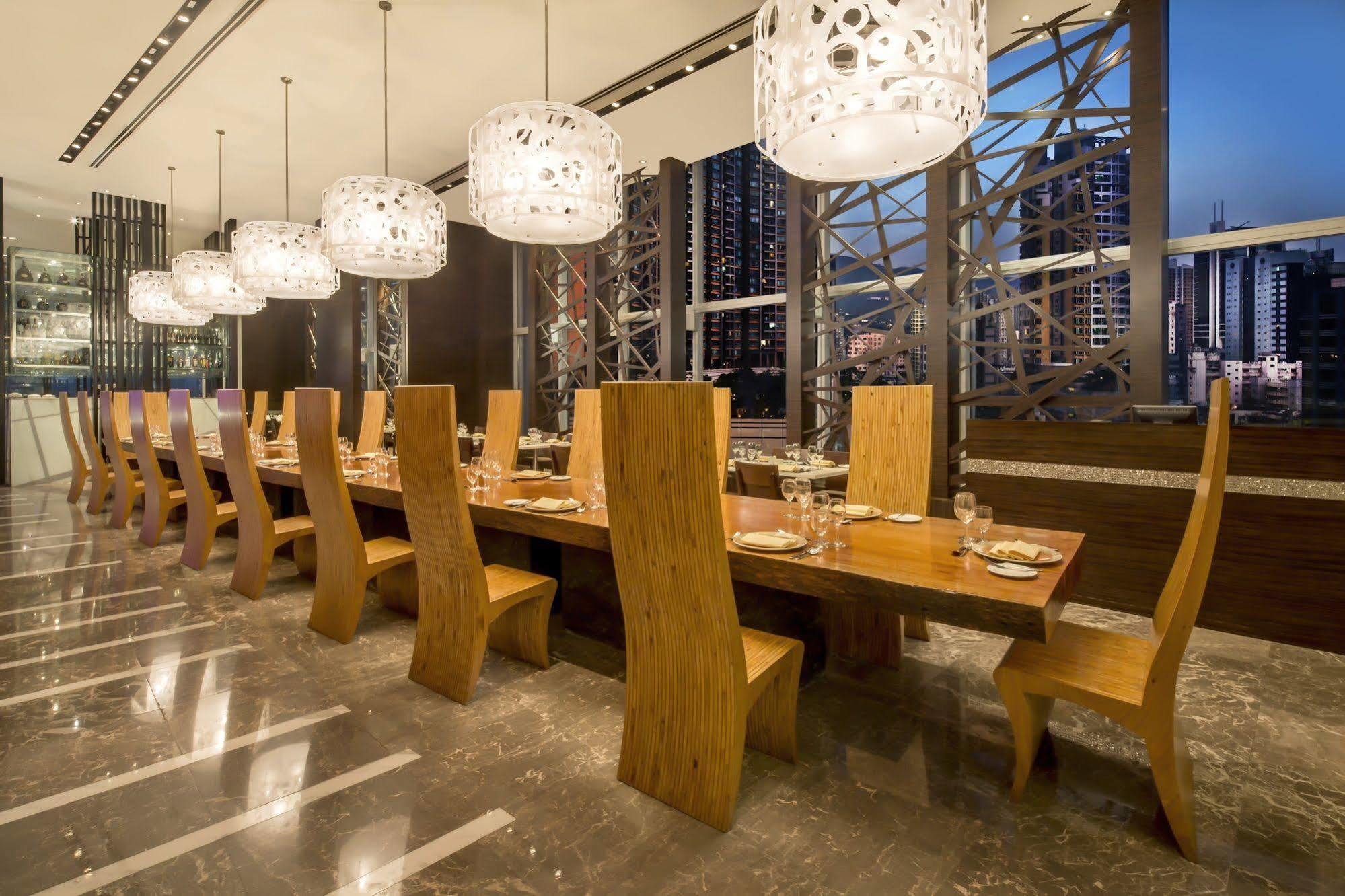 Nina Hotel Tsuen Wan West Hong Kong Esterno foto The interior of the restaurant