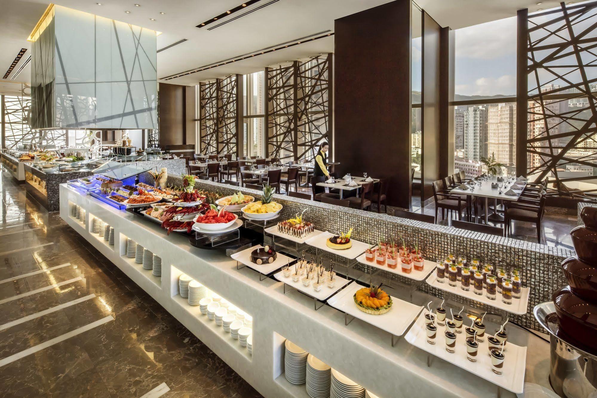 Nina Hotel Tsuen Wan West Hong Kong Esterno foto The buffet at the hotel