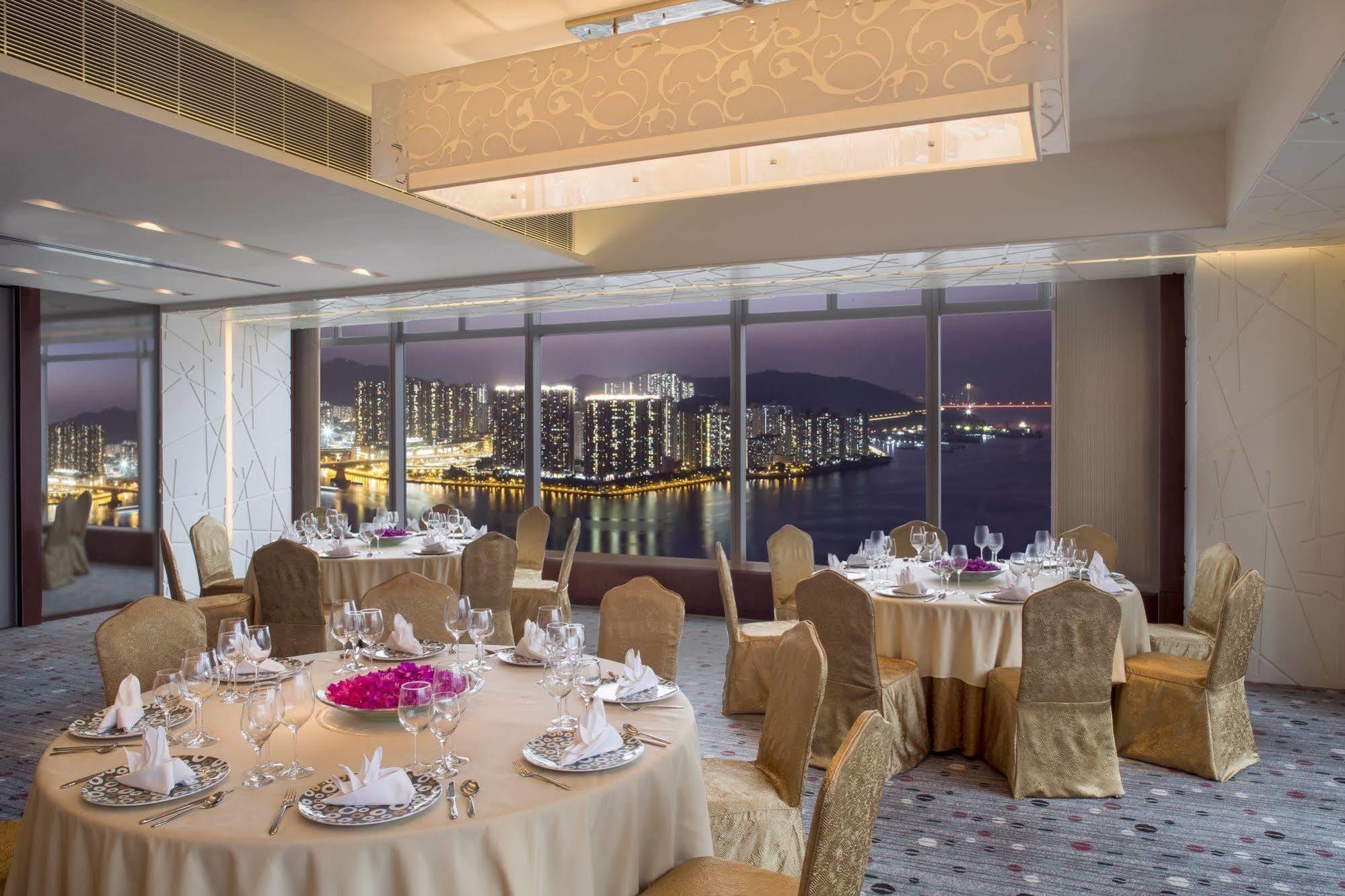 Nina Hotel Tsuen Wan West Hong Kong Esterno foto The Harbour Room