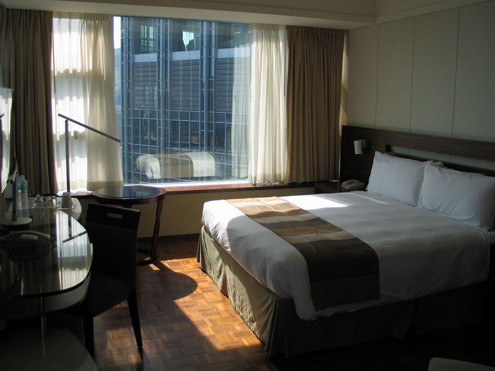 Nina Hotel Tsuen Wan West Hong Kong Esterno foto A room at the hotel