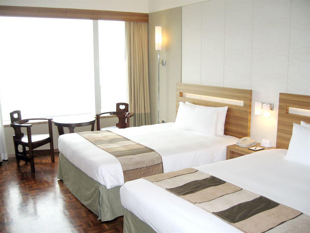 Nina Hotel Tsuen Wan West Hong Kong Esterno foto A room at the hotel
